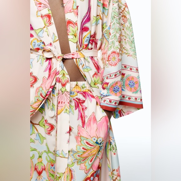 ZARA Printed Kimono with Belt - Picture 2 of 13